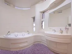 Жартылай шеңберлі ванналары бар ванна бөлмесінің дизайны