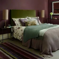 Дызайн спальні ў колеры хакі