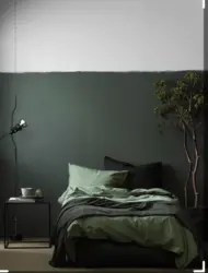 Дызайн спальні ў колеры хакі