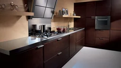 Дизайн черно коричневой кухни