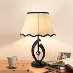 Лампы на тумбочку в спальню фото