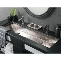 Шустушӯй дар countertop дар акс ванна