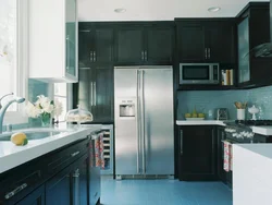 Фото кухни с большим холодильником фото