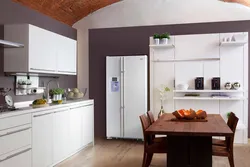 Двухдверный холодильник в интерьере современной кухни