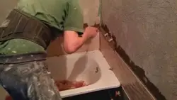 Как класть плитку в ванну фото