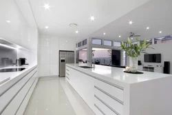 Сучасная кухня дызайн 2023 у белым колеры