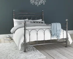 Железные кровати для спальни фото