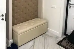 Заманауи стильдегі фотодағы дәліздегі диван