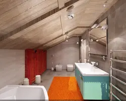 Көлбеу төбесі бар шатырдағы ванна бөлмесінің дизайны