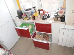 Шкаф в подоконнике на кухне фото