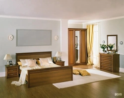Интерьер спален мебель цвета орех