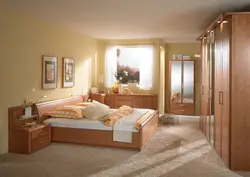 Интерьер спален мебель цвета орех