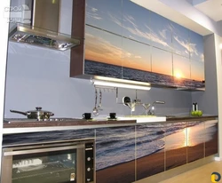 Кухни со стеклом на фасаде фото