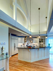 Кухни с высоким потолком дизайн фото