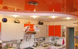 Дизайны потолка малогабаритной кухни