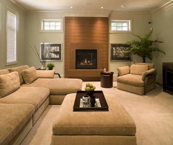 Дизайн гостиной с одним диваном и камином