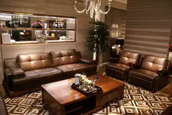 Дизайн гостиной с кожаным диваном