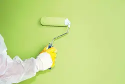 Painting the walls in the kitchen with water emulsion photo