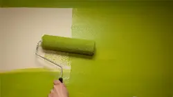 Painting the walls in the kitchen with water emulsion photo