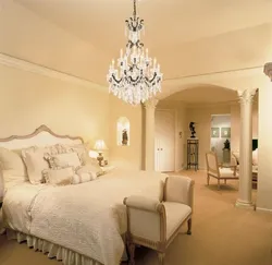 What chandelier to choose for the bedroom photo