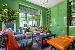Зеленая мебель в интерьере гостиной