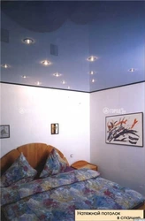Дизайн потолка спальни натяжной потолок