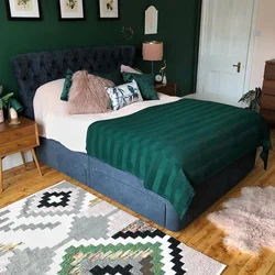 Кровать зеленая в интерьере спальни