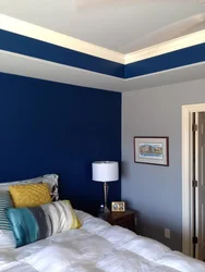 What color to paint the ceiling in the bedroom photo