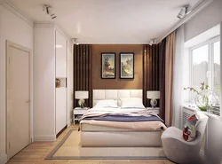 Дизайн спальни с одним окном напротив двери фото