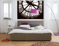 Часы в спальне фото