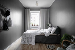 Спальня з шэрым падлогай фота