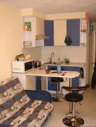 Дизайн комнаты в общежитии с кухней и прихожей