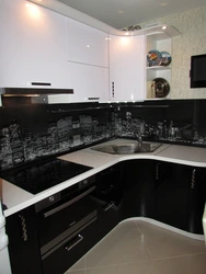 Kitchen black bottom white top in the interior