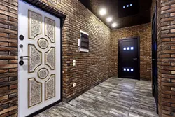 Decorative wall design in the hallway