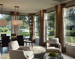 Дизайн гостиной с панорамными окнами
