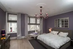 Дызайн спальні з двума вокнамі на адной сцяне