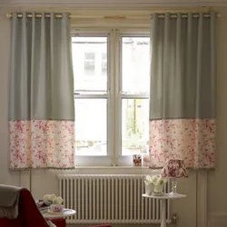 Short Curtains For The Bedroom Up To The Windowsill In A Modern Style Photo