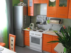 How to furnish a small kitchen photo with a refrigerator