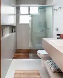 Дизайн ванной комнаты узкой с окном
