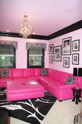 Pink wallpaper in the living room interior