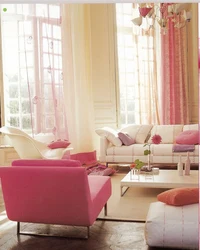 Pink wallpaper in the living room interior