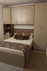 Фота маленькай спальні з ложкам і шафай дызайн
