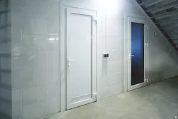 Plastic door for bathroom photo