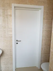 Plastic door for bathroom photo