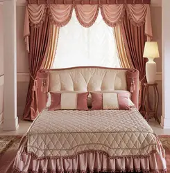 Curtains and bedspread set for bedroom photo