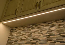 Тасмаи LED барои ошхона дар зери шкафҳои акс