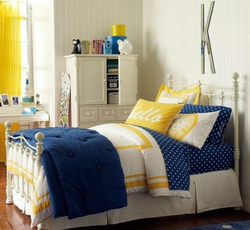 Bedroom design blue yellow