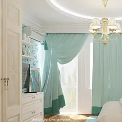 Мятныя шторы ў інтэр'еры спальні