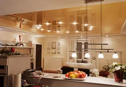 Точечные светильники для натяжных потолков в интерьере кухни