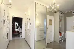 Встроенное зеркало в прихожей фото
